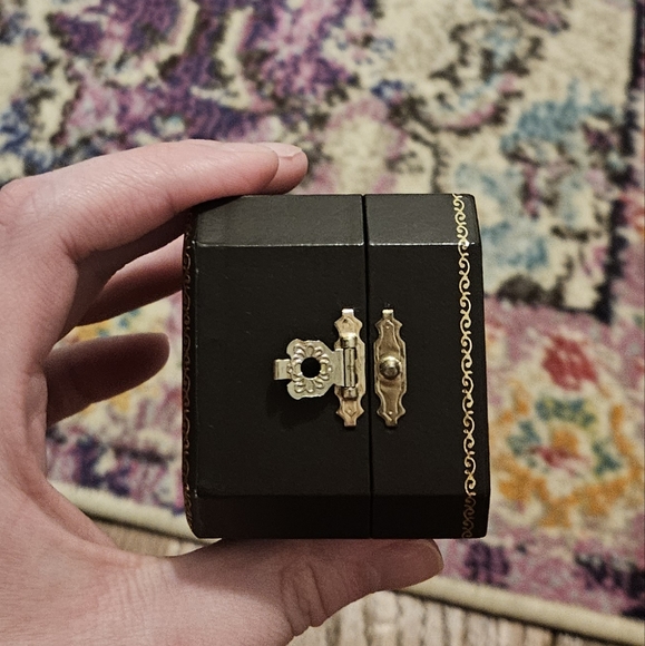 RARE Authentic Juicy Couture Tropical Cocktail Red Tea Charm With Umbrella & Box - Picture 11 of 11